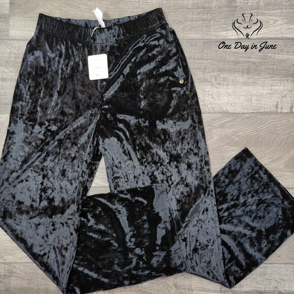 Fabletics Casual Velour Pants Size M - Picture 1 of 6